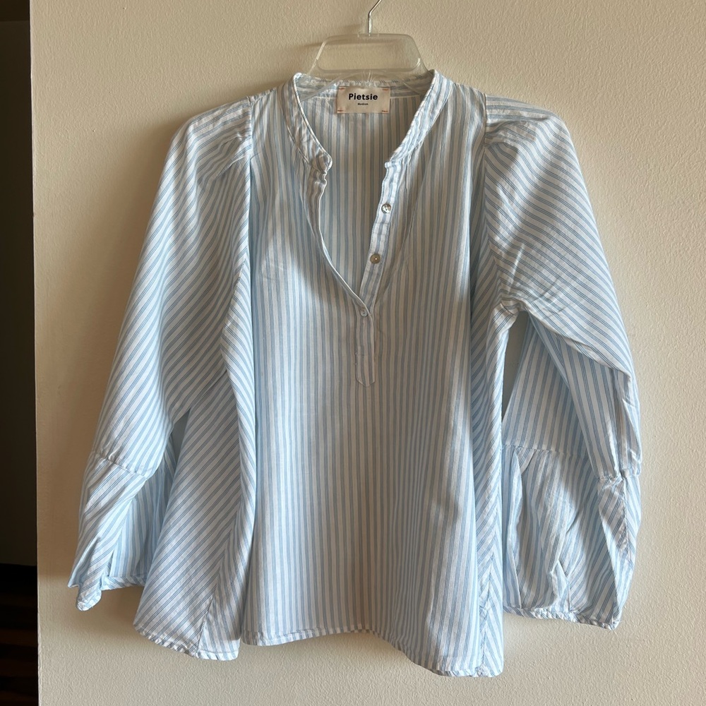 Pietsie white/blue top- M- EUC